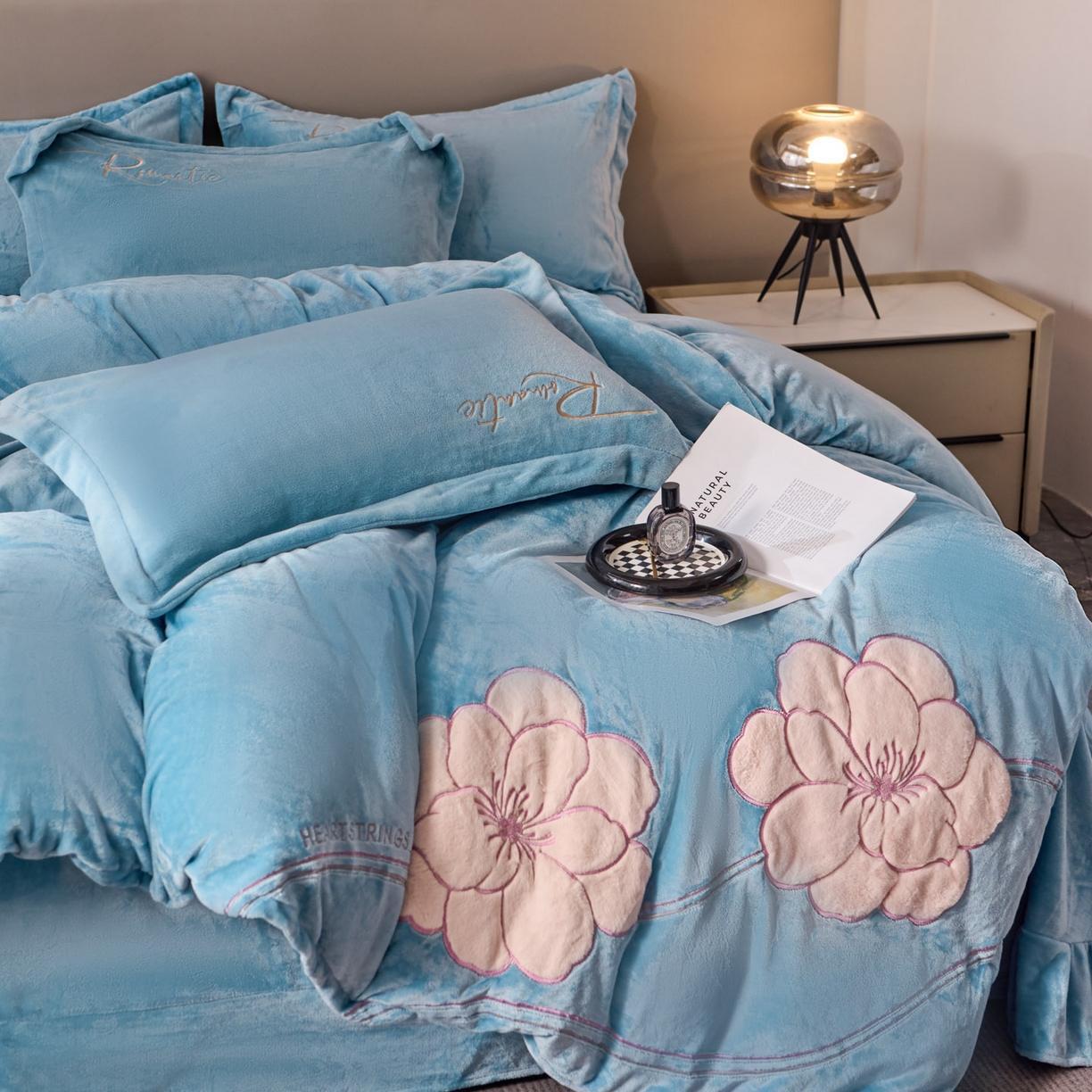 91家纺网 家纺一手货源 找家纺 卡诗兰 2026新款保暖牛奶绒四件套-花影 花影-玻璃蓝