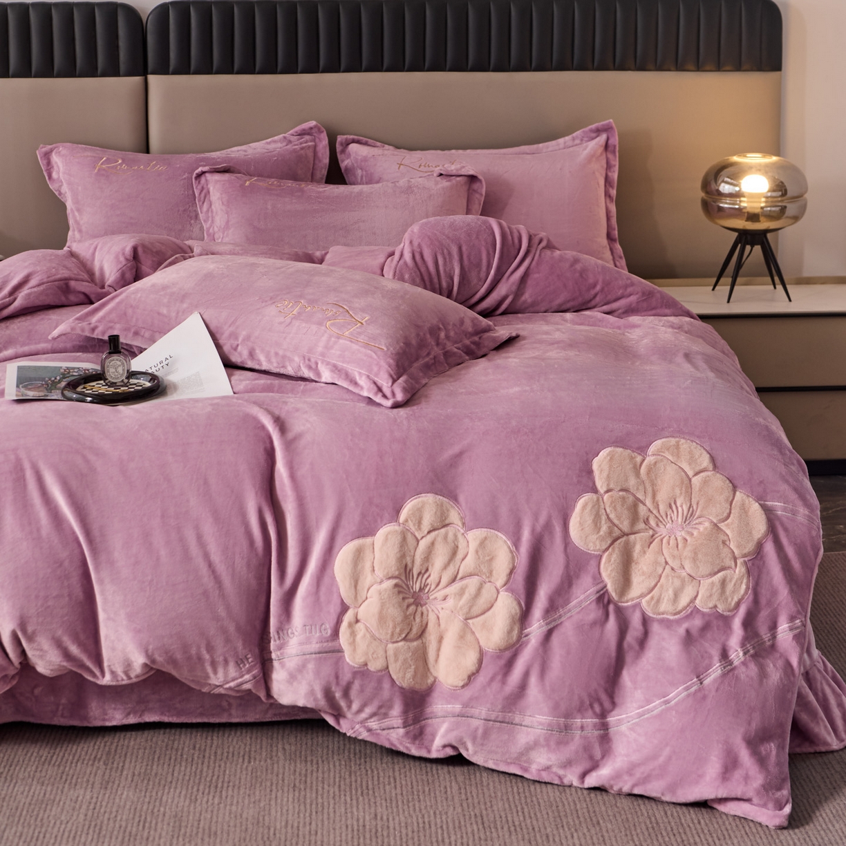 91家纺网 家纺一手货源 找家纺 卡诗兰 2026新款保暖牛奶绒四件套-花影 花影-浅紫