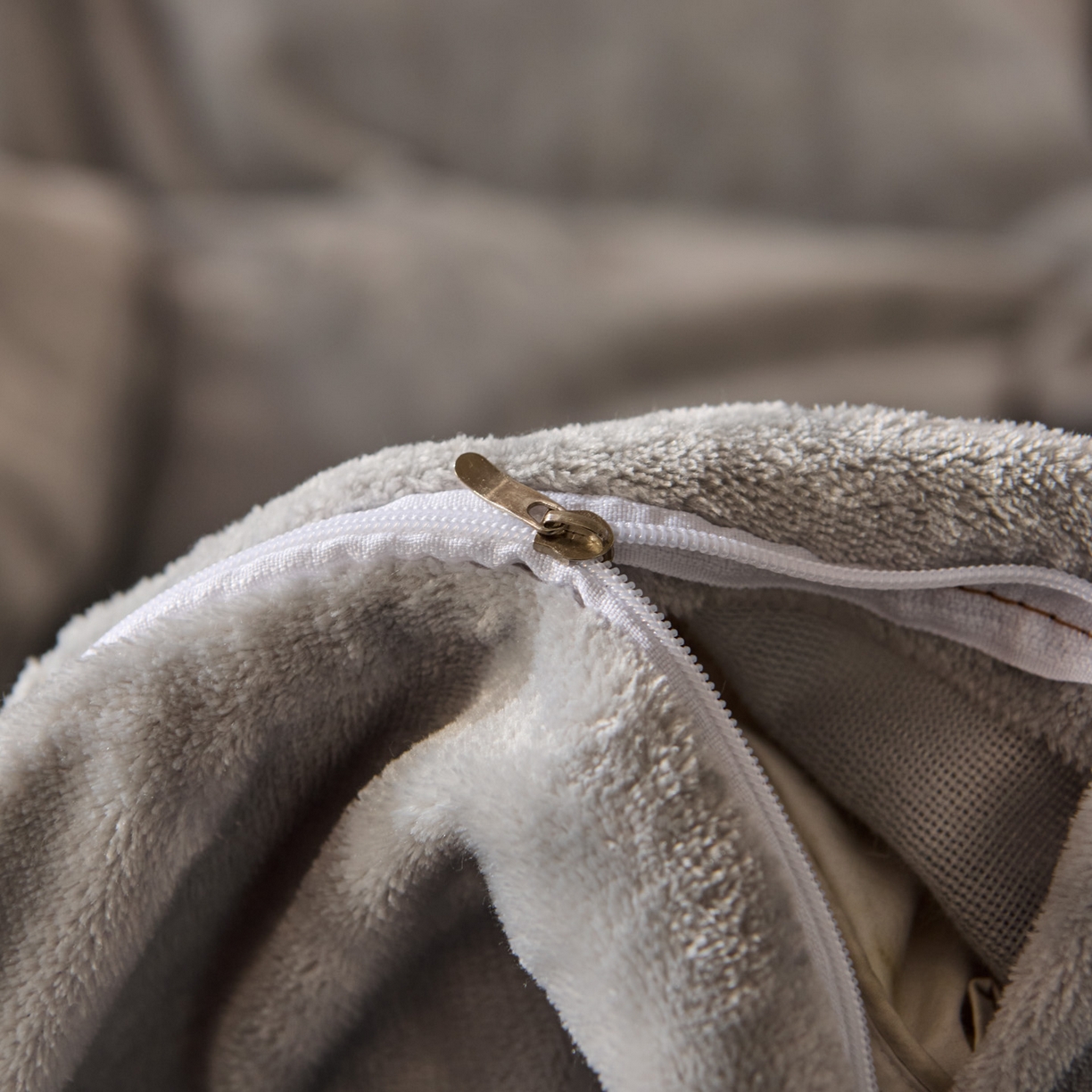 91家纺网 家纺一手货源 找家纺 卡诗兰 2026新款保暖牛奶绒四件套-花影 花影-银灰