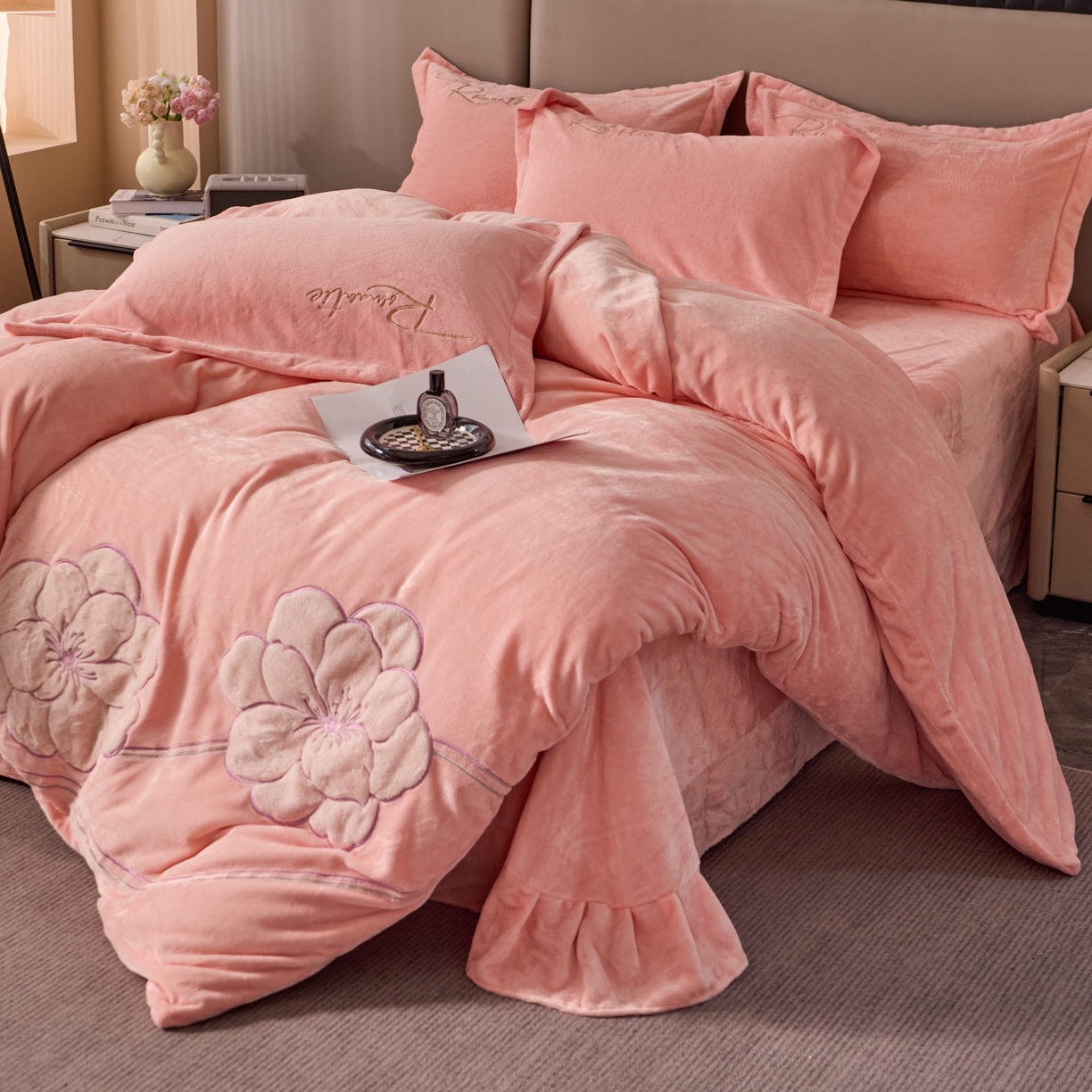 91家纺网 家纺一手货源 找家纺 卡诗兰 2026新款保暖牛奶绒四件套-花影 花影-玉粉