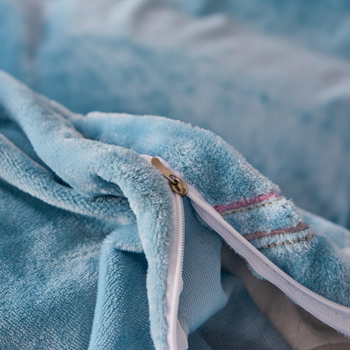 91家纺网 家纺一手货源 找家纺 卡诗兰 2026新款保暖牛奶绒四件套-花影 花影-玻璃蓝