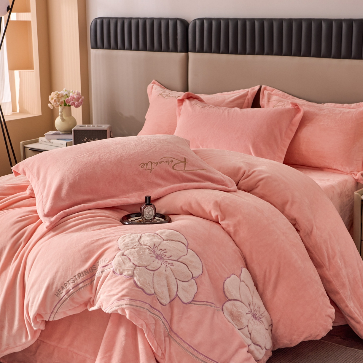 91家纺网 家纺一手货源 找家纺 卡诗兰 2026新款保暖牛奶绒四件套-花影 花影-玉粉