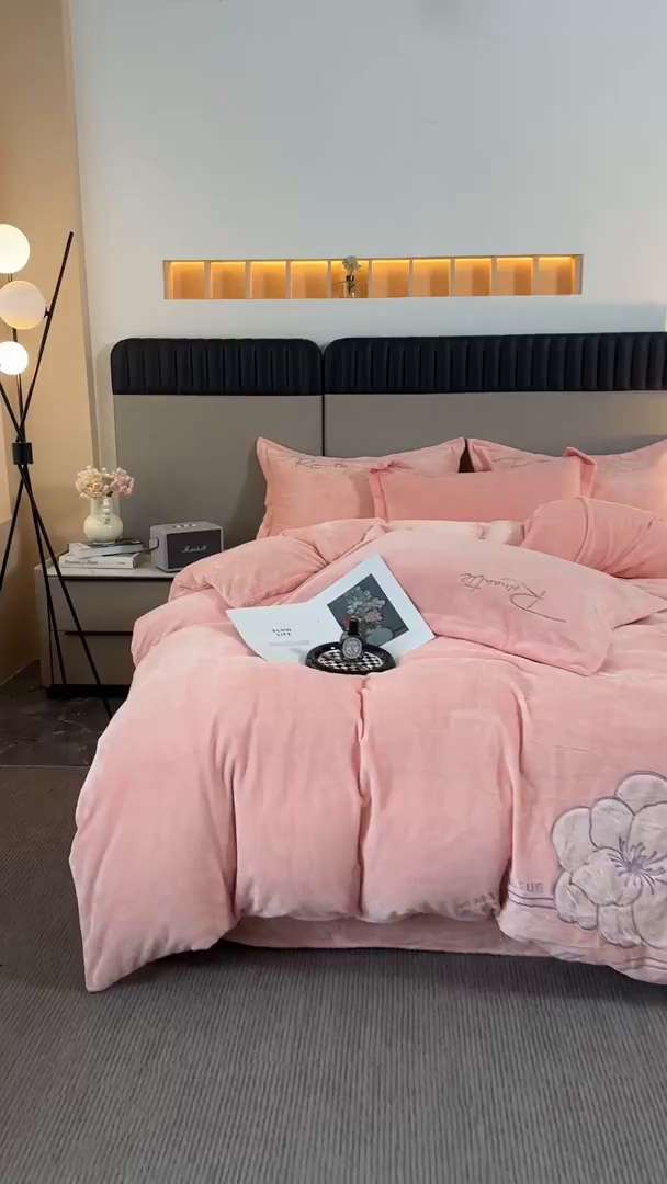 91家纺网 家纺一手货源 找家纺 卡诗兰 2026新款保暖牛奶绒四件套-花影 花影-玉粉