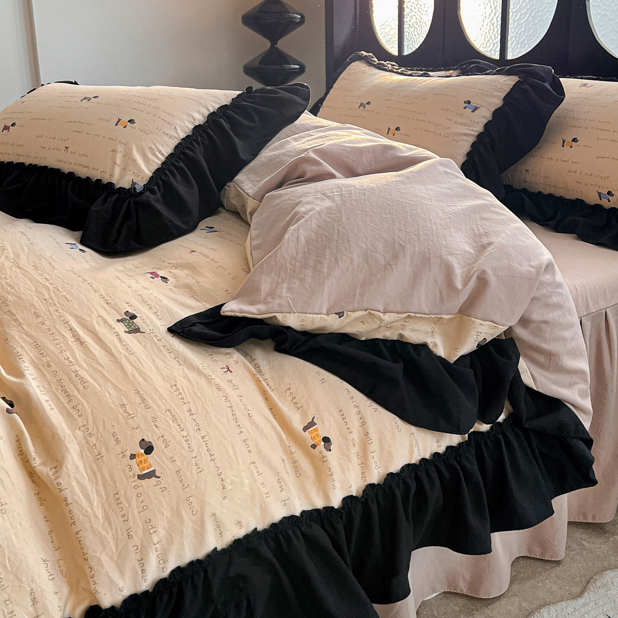 91家纺网 家纺一手货源 找家纺 富米莱（原臻工厂） 2026新款法式赫本风大花边A类古法仿棉云感纱床盖床裙四件套 狗狗家族