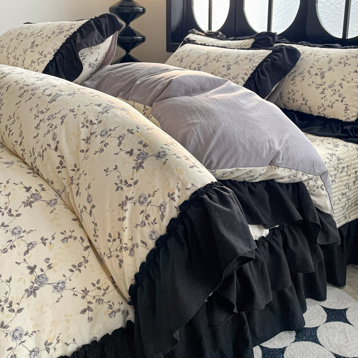 91家纺网 家纺一手货源 找家纺 富米莱（原臻工厂） 2026新款法式赫本风大花边A类古法仿棉云感纱床盖床裙四件套 槿上花开