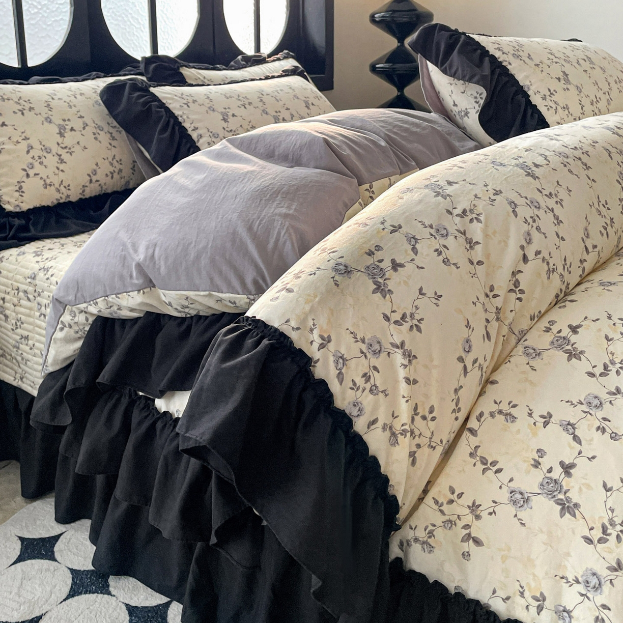 91家纺网 家纺一手货源 找家纺 富米莱（原臻工厂） 2026新款法式赫本风大花边A类古法仿棉云感纱床盖床裙四件套 槿上花开