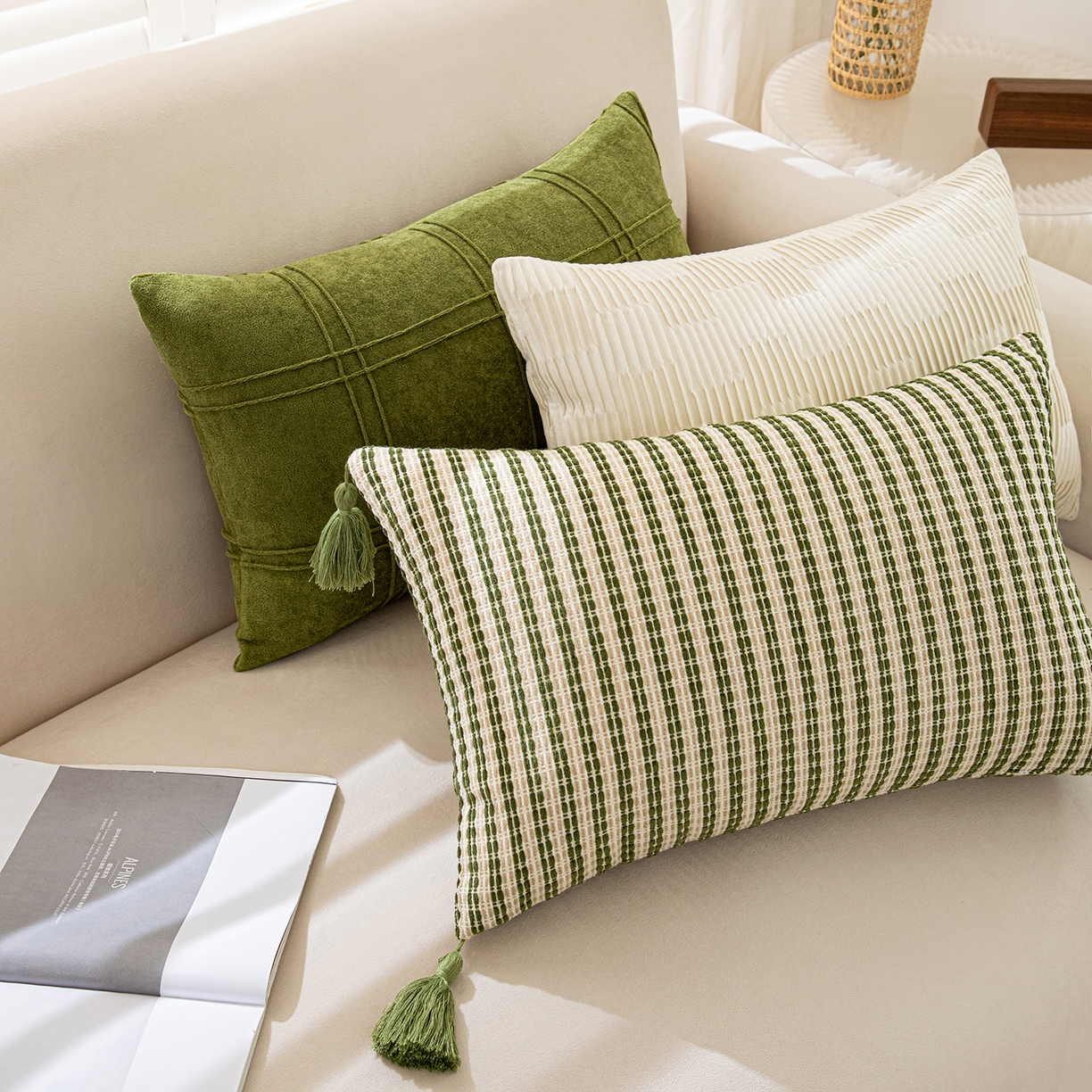 91家纺网 家纺一手货源 找家纺 沐沐家纺 2026新款中古风抱枕 墨绿条斜条纹流苏