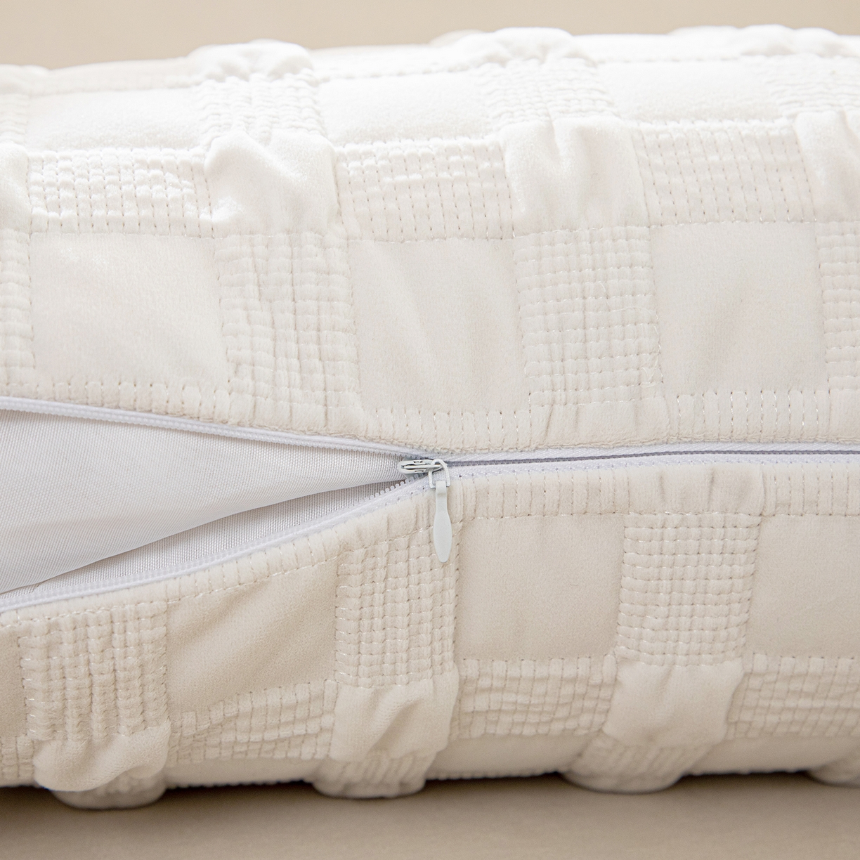 91家纺网 家纺一手货源 找家纺 沐沐家纺 2026新款中古风抱枕 奶白泡泡