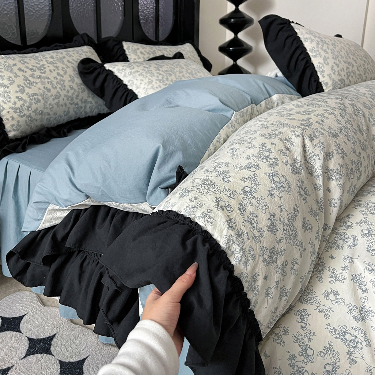 91家纺网 家纺一手货源 找家纺 富米莱（原臻工厂） 2026新款法式赫本风大花边A类古法仿棉云感纱床盖床裙四件套 兰絮语