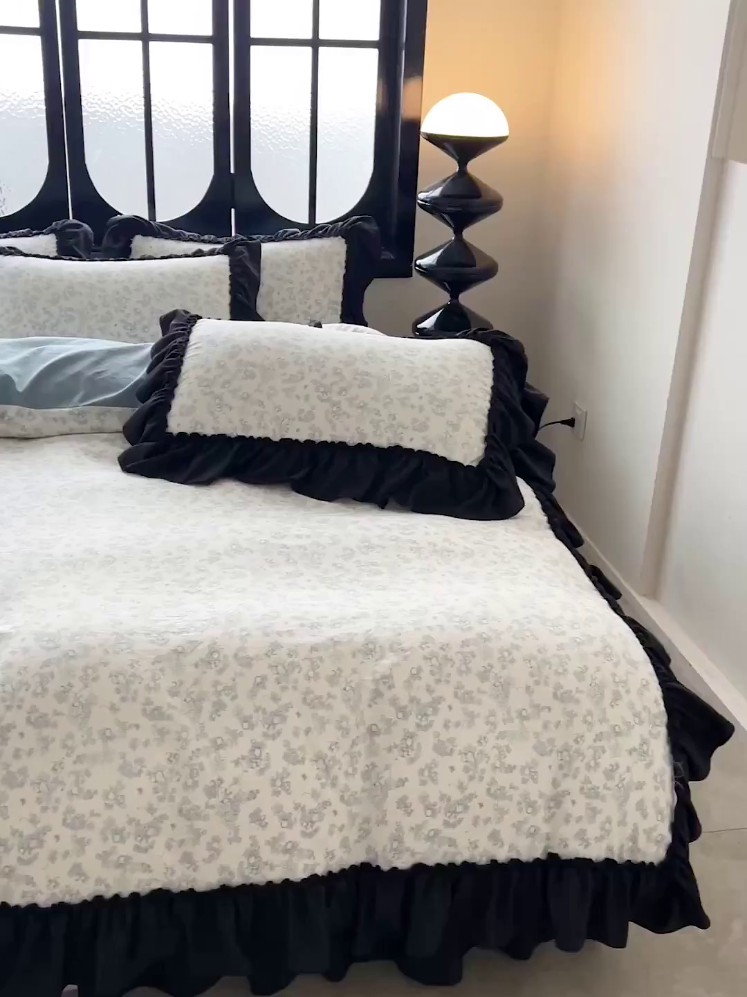 91家纺网 家纺一手货源 找家纺 富米莱（原臻工厂） 2026新款法式赫本风大花边A类古法仿棉云感纱床盖床裙四件套 兰絮语