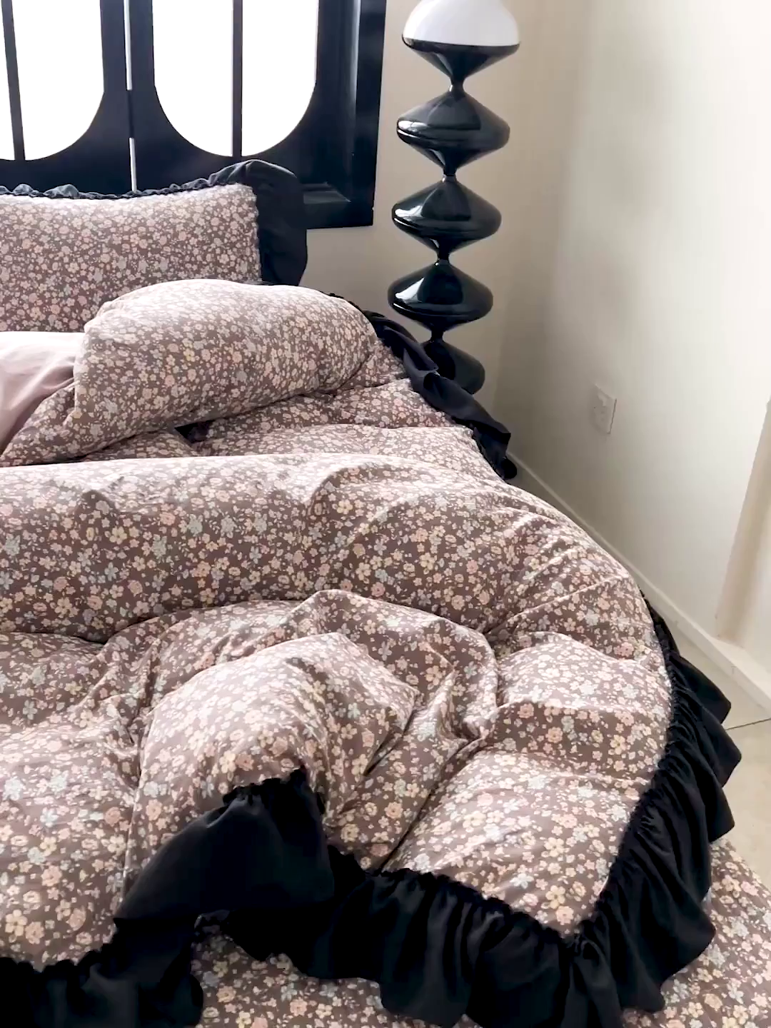 91家纺网 家纺一手货源 找家纺 富米莱（原臻工厂） 2026新款法式赫本风大花边A类古法仿棉云感纱床盖床裙四件套 漫野