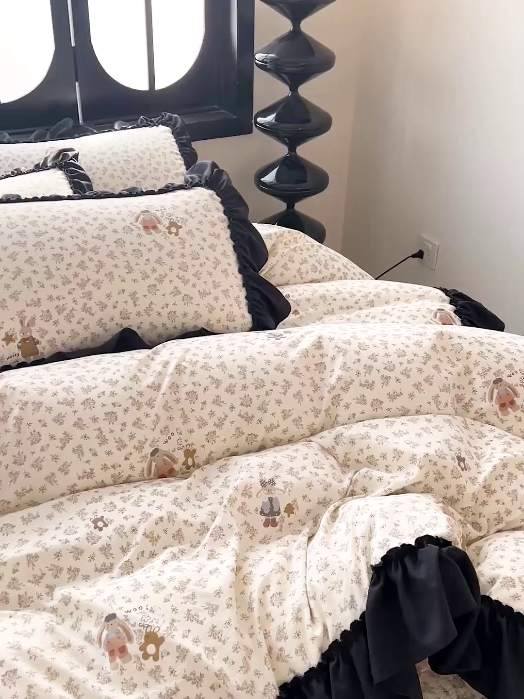 91家纺网 家纺一手货源 找家纺 富米莱（原臻工厂） 2026新款法式赫本风大花边A类古法仿棉云感纱床盖床裙四件套 午后时光