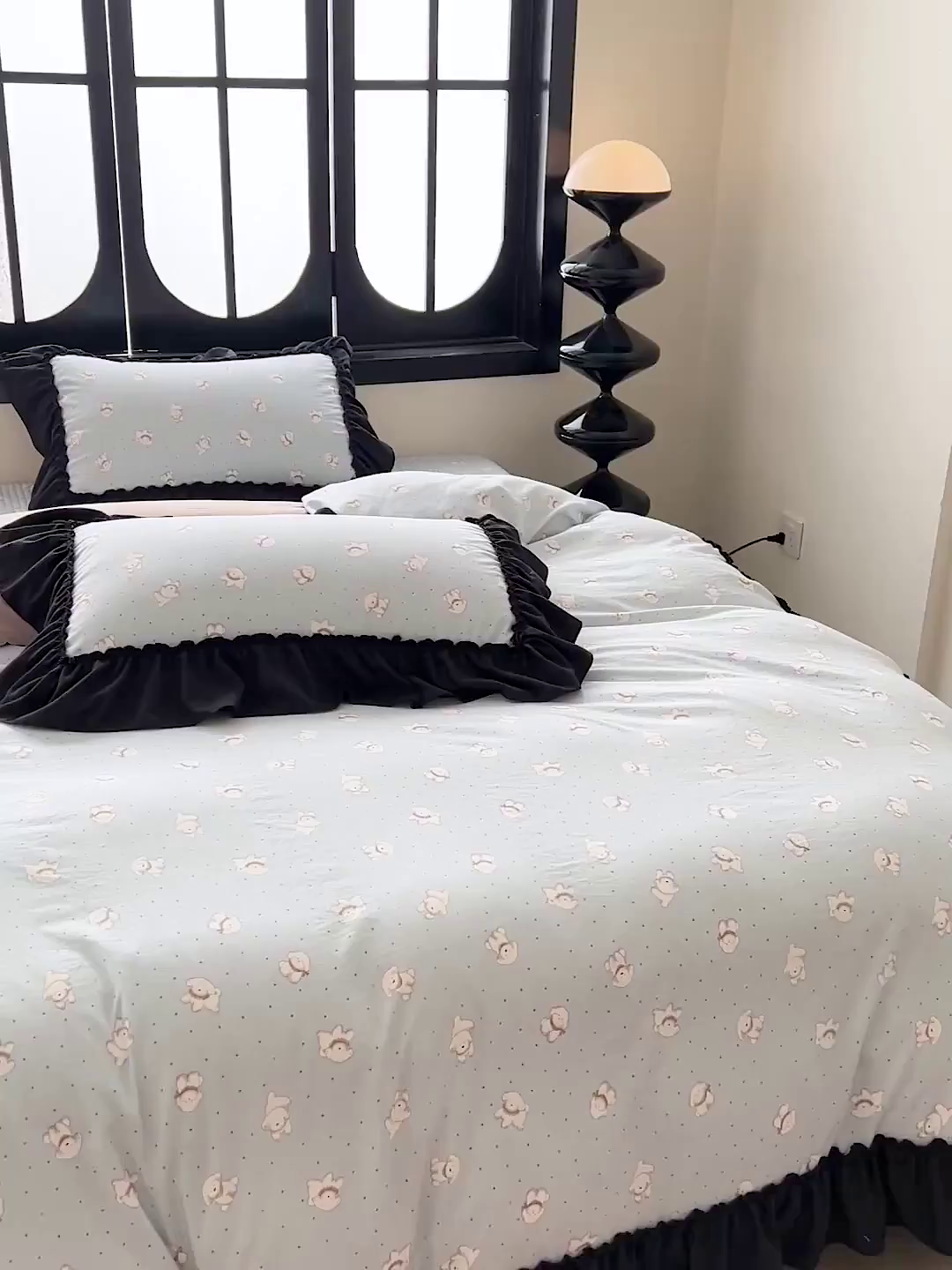 91家纺网 家纺一手货源 找家纺 富米莱（原臻工厂） 2026新款法式赫本风大花边A类古法仿棉云感纱床盖床裙四件套 雾蓝小熊