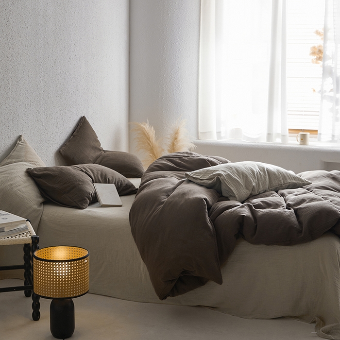 91家纺网 家纺一手货源 找家纺 山舍家居 2023新款美拉德色系双层纱四件套 沙茶栗