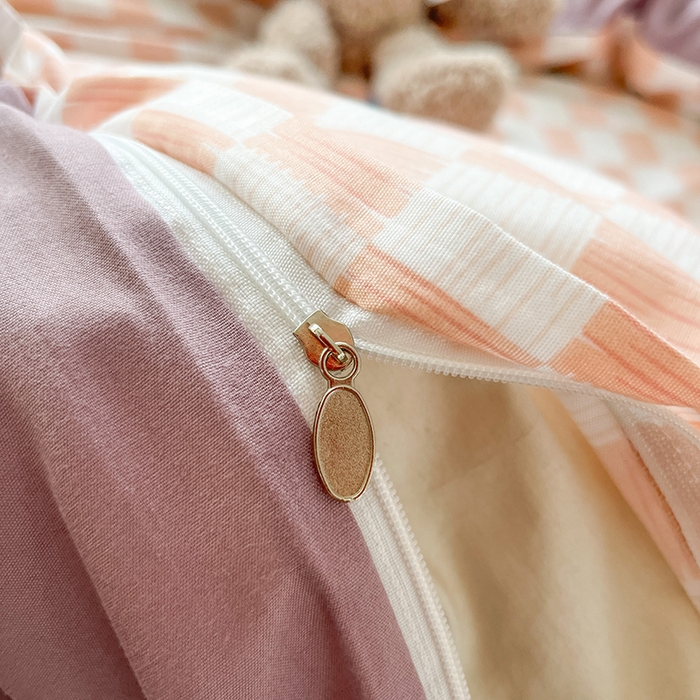 91家纺网 家纺一手货源 找家纺 赫然家纺 新款舒适柔软亲肤爆款芦荟棉四件套货源充足 棋盘格-粉