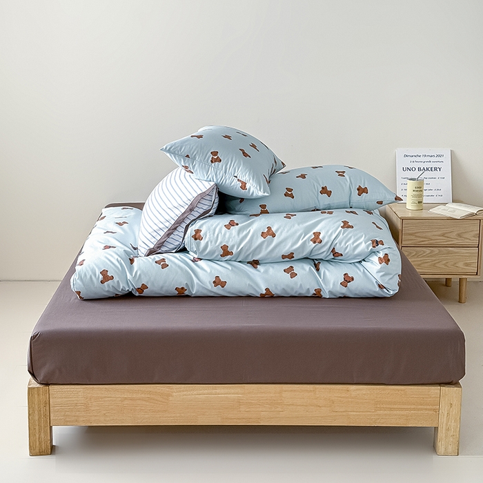 91家纺网 家纺一手货源 找家纺 Mr.pig猪先生水洗棉 2026新款A类小清新ins风全棉印花四件套（展示价格为控价，实际价格联系客服） 熊仔派对