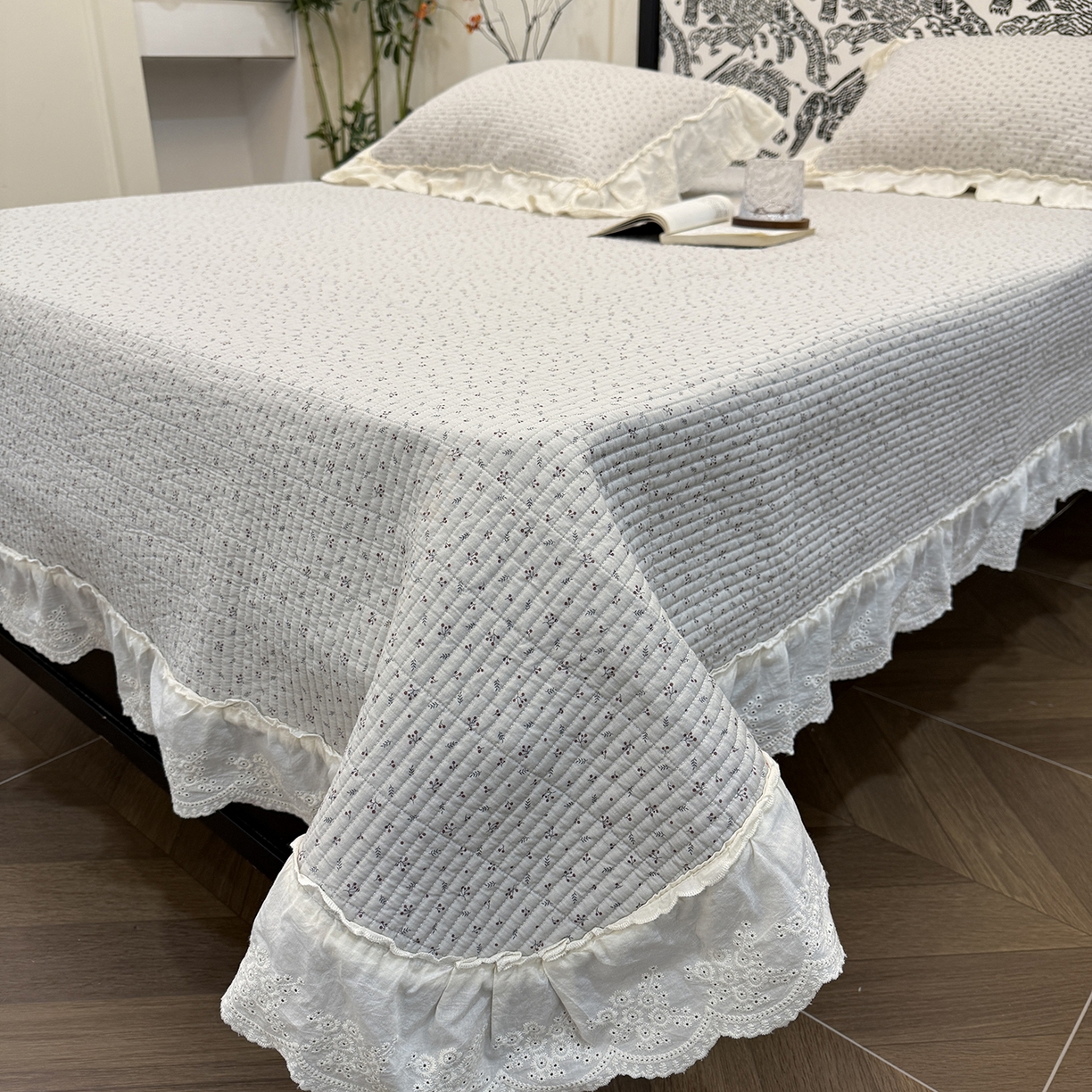 91家纺网 家纺一手货源 找家纺 床盖工厂店 2026新款韩式田园小碎花系双面全棉花边床盖三件套 喜时一咖