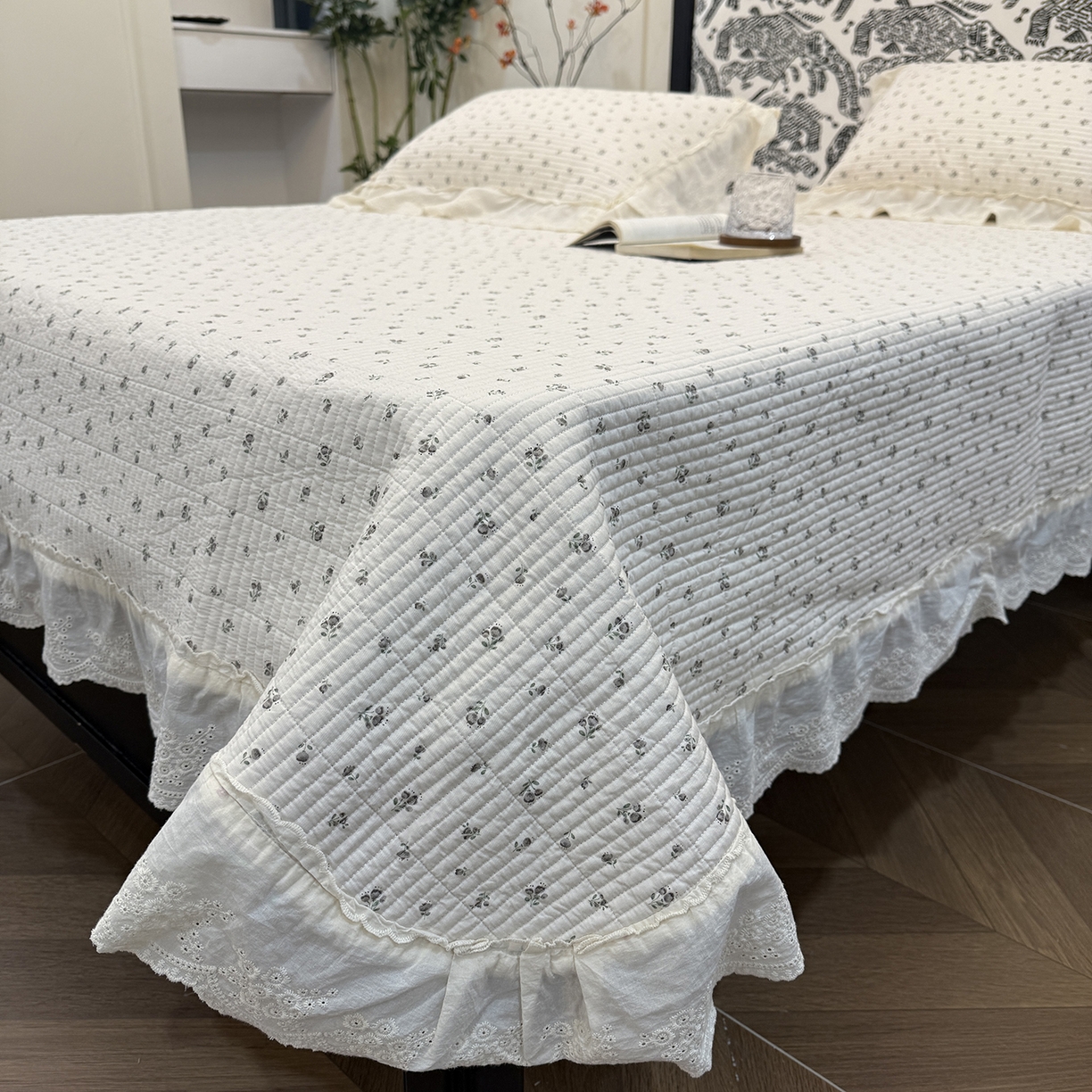 91家纺网 家纺一手货源 找家纺 床盖工厂店 2026新款韩式田园小碎花系双面全棉花边床盖三件套 桃幸一咖