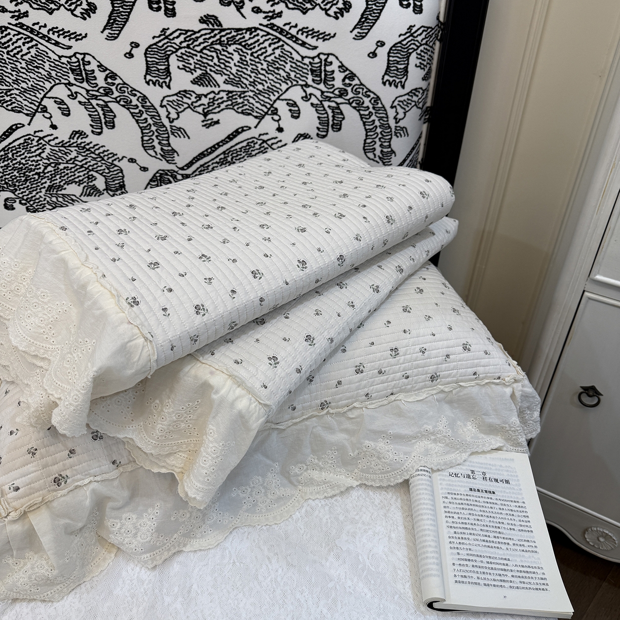 91家纺网 家纺一手货源 找家纺 床盖工厂店 2026新款韩式田园小碎花系双面全棉花边床盖三件套 桃幸一咖