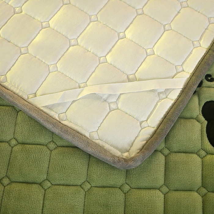 91家纺网 家纺一手货源 找家纺 金禾家纺 2025新款米奇熊牛奶绒床垫床褥子床护垫 米奇熊-绿