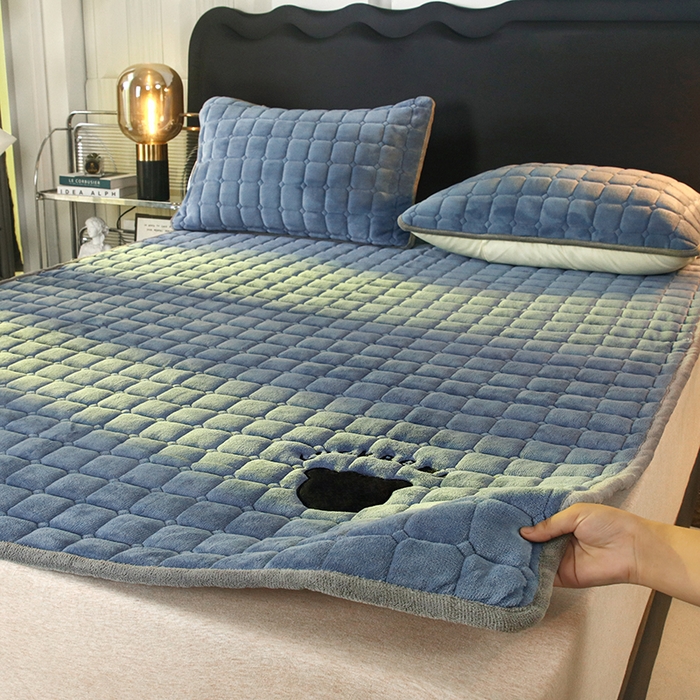 金禾家纺 2025新款米奇熊牛奶绒床垫床褥子床护垫 米奇熊-蓝