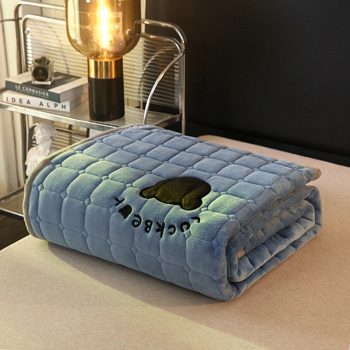 91家纺网 家纺一手货源 找家纺 金禾家纺 2025新款米奇熊牛奶绒床垫床褥子床护垫 米奇熊-蓝