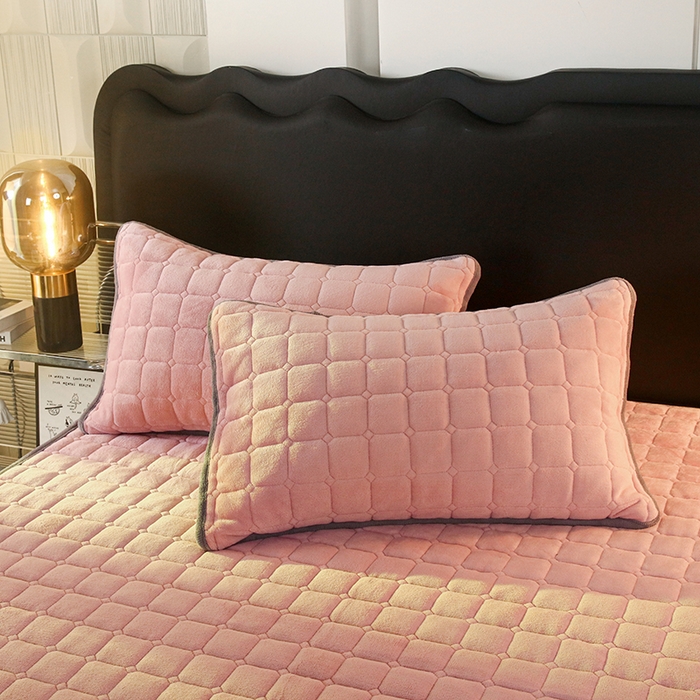 91家纺网 家纺一手货源 找家纺 金禾家纺 2025新款米奇熊牛奶绒床垫床褥子床护垫 米奇熊-粉