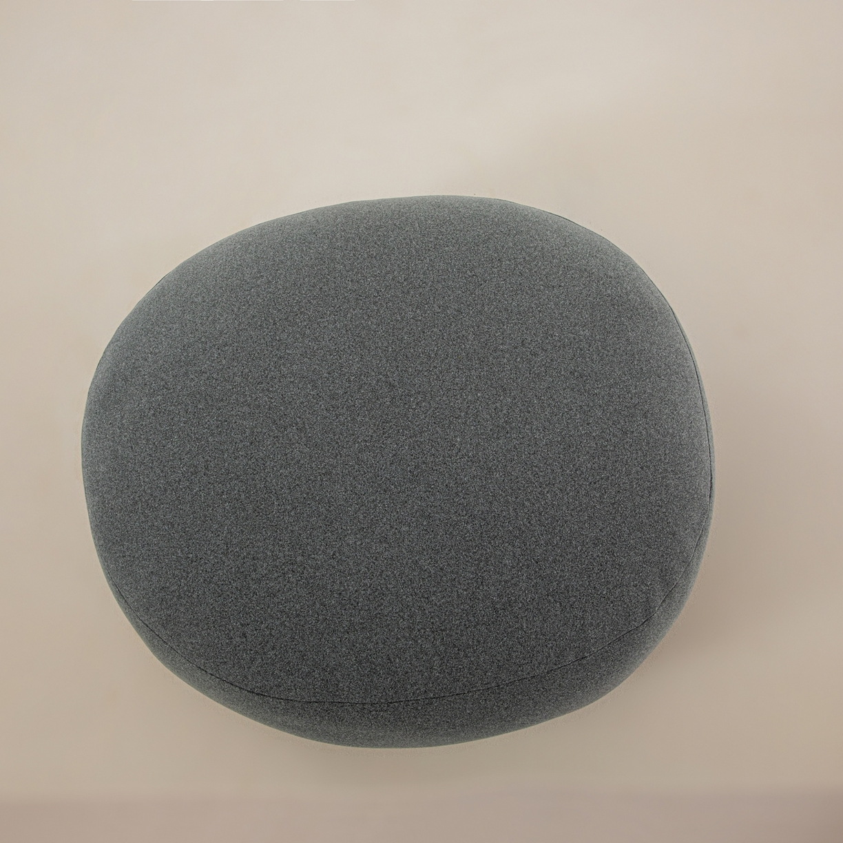 91家纺网 家纺一手货源 找家纺 沐沐家纺 2026新款麂皮绒抱抱枕不可拆洗 炭灰色