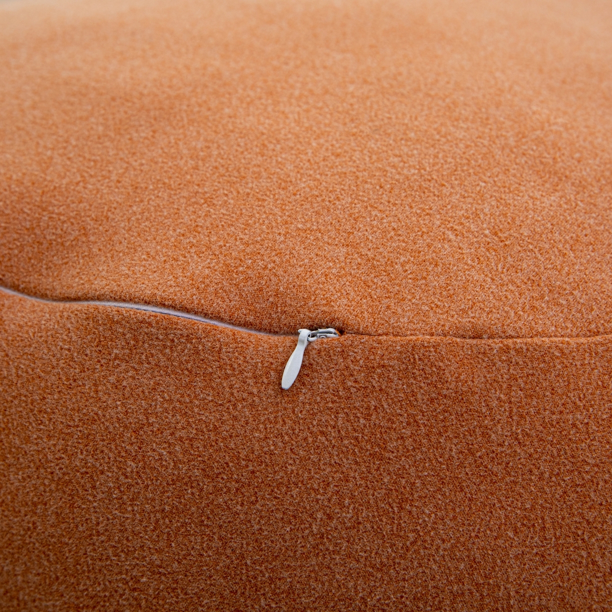 91家纺网 家纺一手货源 找家纺 沐沐家纺 2026新款麂皮绒抱抱枕不可拆洗 甜蜜橙