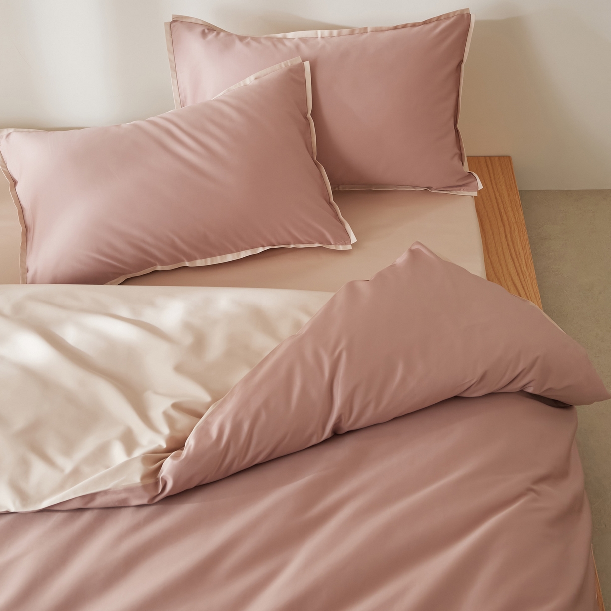 91家纺网 家纺一手货源 找家纺 EH家居 2026新款长绒棉窄边四件套 泡沫粉