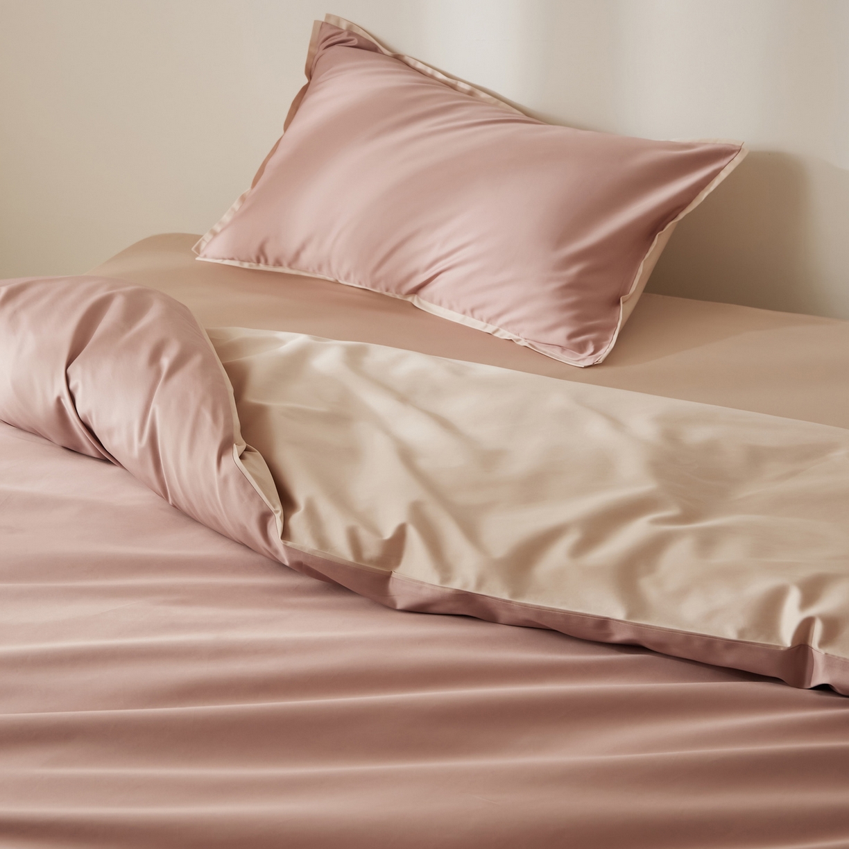 91家纺网 家纺一手货源 找家纺 EH家居 2026新款长绒棉窄边四件套 泡沫粉