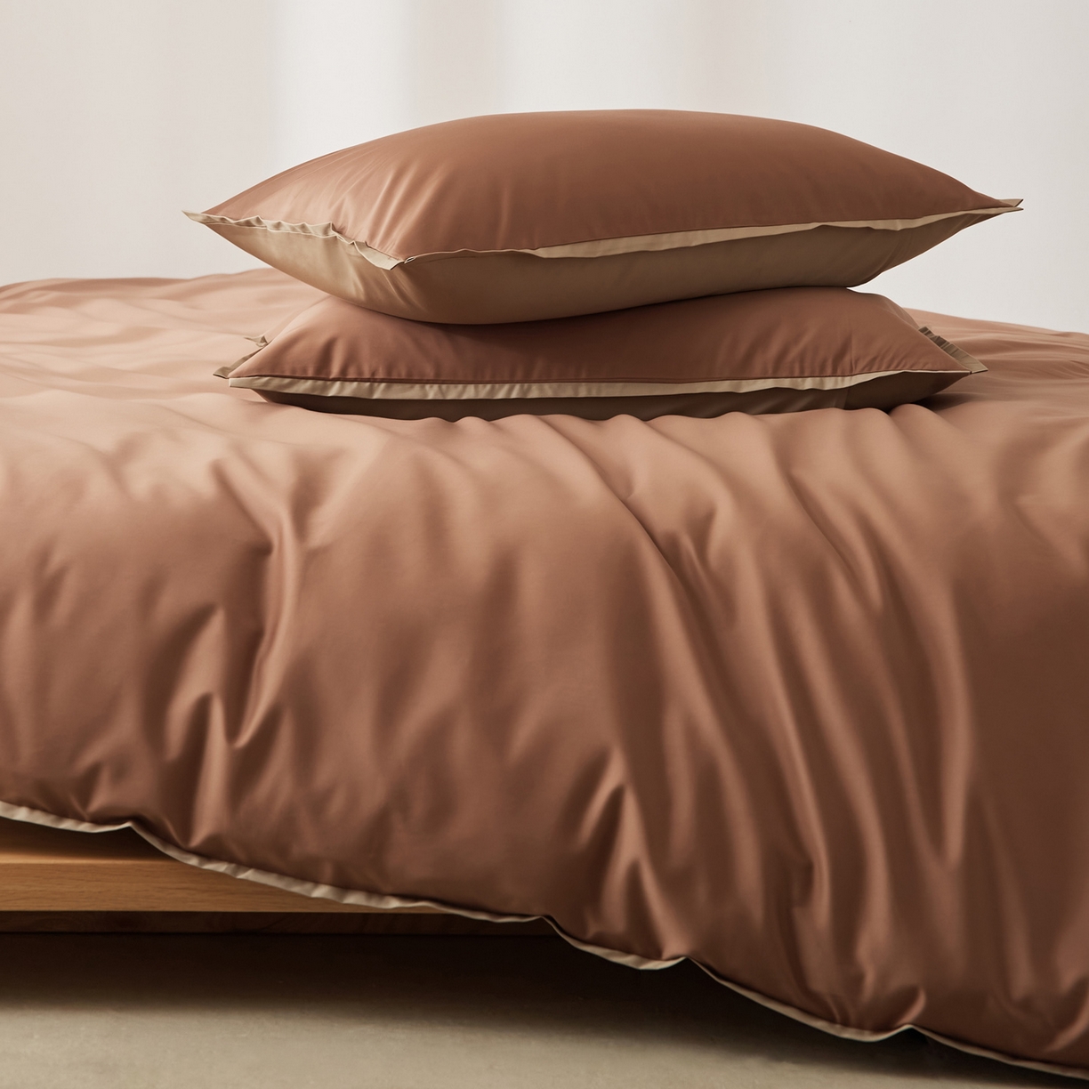 91家纺网 家纺一手货源 找家纺 EH家居 2026新款长绒棉窄边四件套 山核桃棕