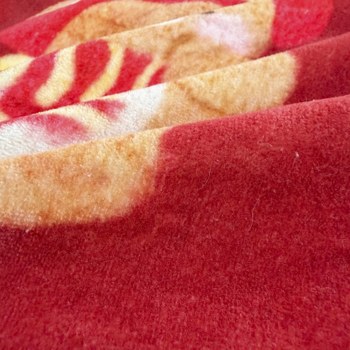 91家纺网 家纺一手货源 找家纺 潮邦创意家居 2026马年新年款数码高克重牛奶绒工艺球毯-萌马乐年系列 萌熊贺马