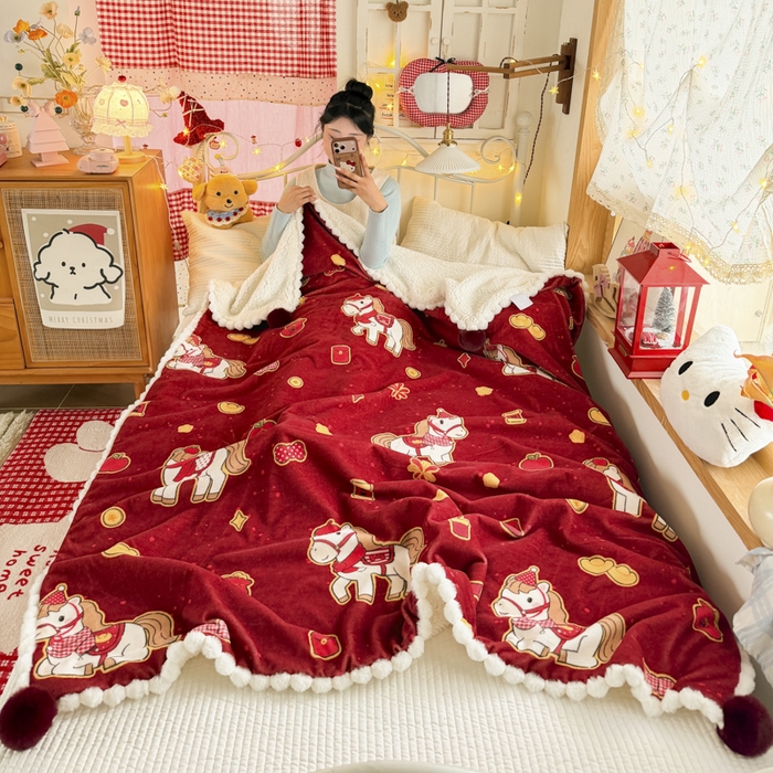 91家纺网 家纺一手货源 找家纺 （总）潮邦创意家居 2026马年新年款数码高克重牛奶绒工艺球毯-萌马乐年系列