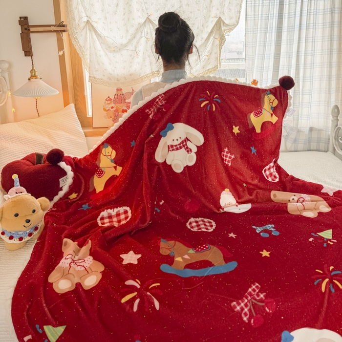 91家纺网 家纺一手货源 找家纺 潮邦创意家居 2026马年新年款数码高克重牛奶绒工艺球毯-萌马乐年系列 甜心木马