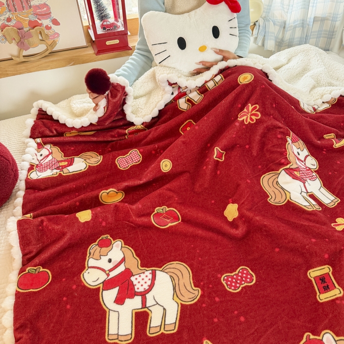 91家纺网 家纺一手货源 找家纺 潮邦创意家居 2026马年新年款数码高克重牛奶绒工艺球毯毛毯-萌马乐年 福马添喜