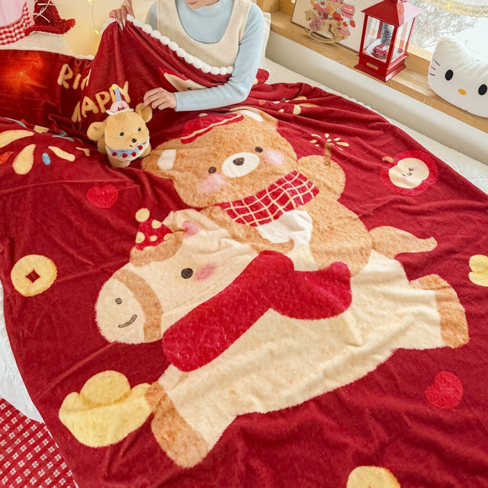 91家纺网 家纺一手货源 找家纺 潮邦创意家居 2026马年新年款数码高克重牛奶绒工艺球毯-萌马乐年系列 熊伴萌驹