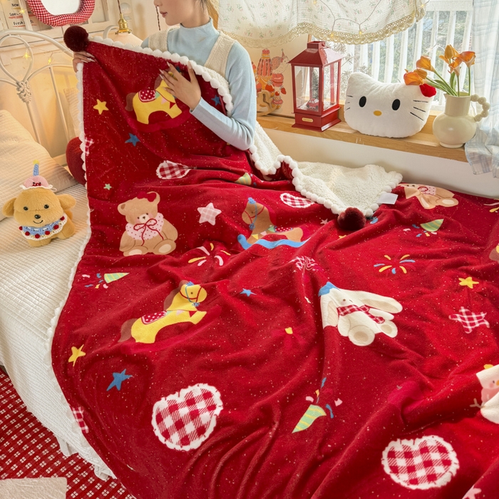 91家纺网 家纺一手货源 找家纺 潮邦创意家居 2026马年新年款数码高克重牛奶绒工艺球毯-萌马乐年系列 甜心木马