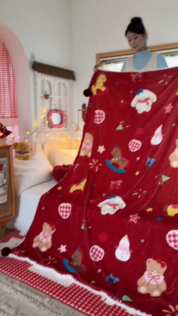 91家纺网 家纺一手货源 找家纺 潮邦创意家居 2026马年新年款数码高克重牛奶绒工艺球毯-萌马乐年系列 甜心木马