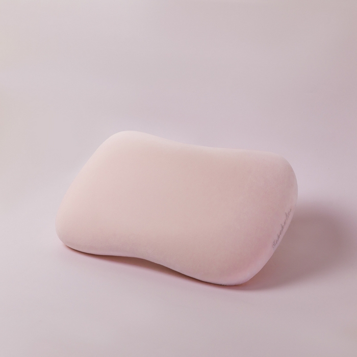 91家纺网 家纺一手货源 找家纺 （总）绮甜枕语 2026新款高密度绒面纯色面包弧形枕生物基记忆枕头人体工程学设计款跨境