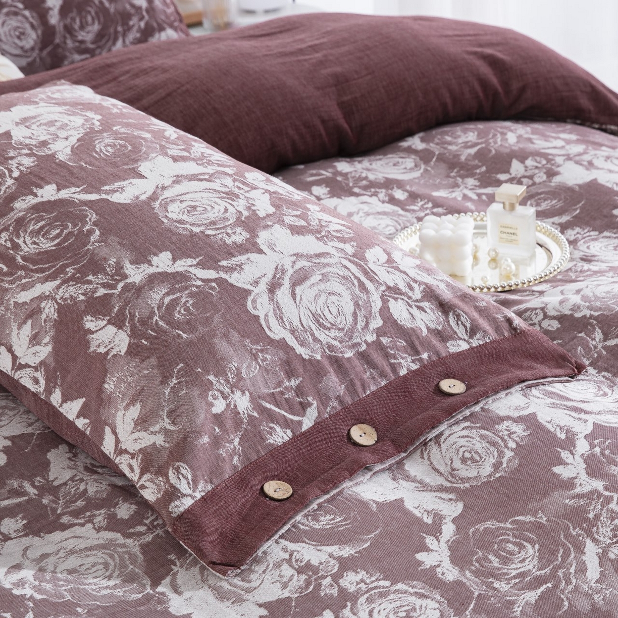 91家纺网 家纺一手货源 找家纺 （总）仰望棉麻双层纱供应链 2026新款全棉纯棉色织提花纽扣款四件套-玫瑰庄园