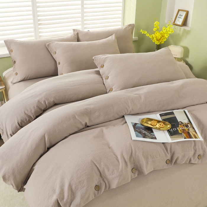 91家纺网 家纺一手货源 找家纺 博婷 2026新款水洗棉麻皱皱纱纽扣工艺款四件套 浅咖