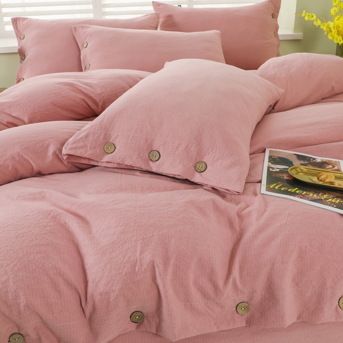 91家纺网 家纺一手货源 找家纺 博婷 2026新款水洗棉麻皱皱纱纽扣工艺款四件套 豆沙