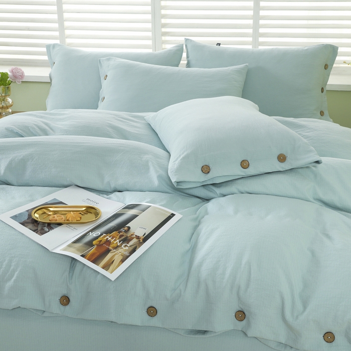 91家纺网 家纺一手货源 找家纺 博婷 2026新款水洗棉麻皱皱纱纽扣工艺款四件套 湖蓝