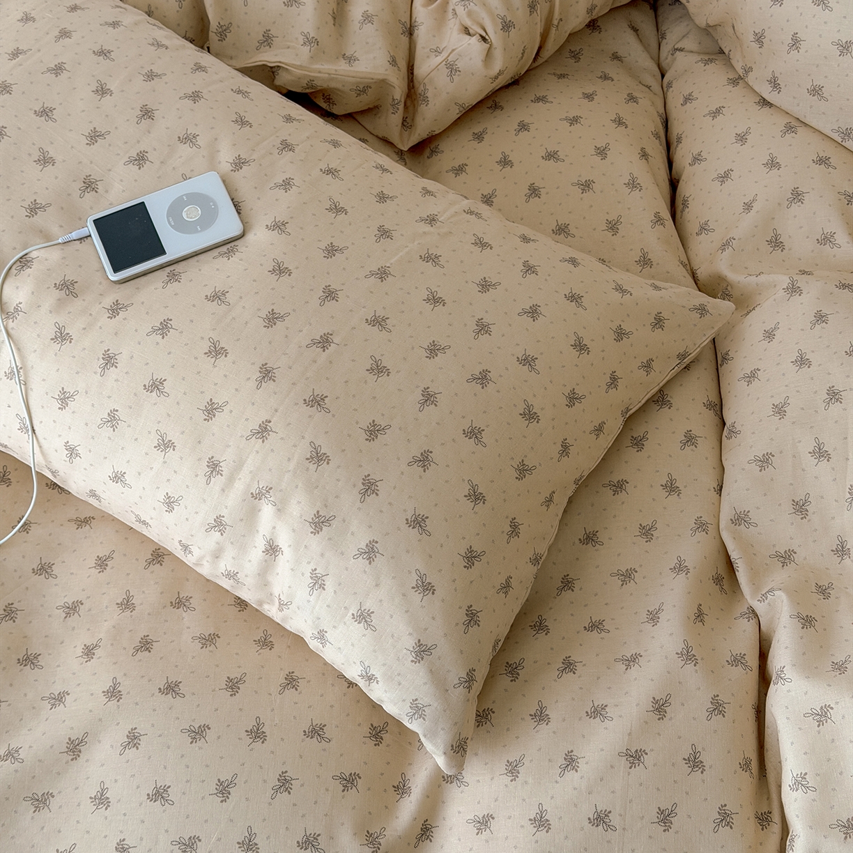 91家纺网 家纺一手货源 找家纺 蜜宿 2026新款全棉双层纱四件套（碎花款） 山野来信