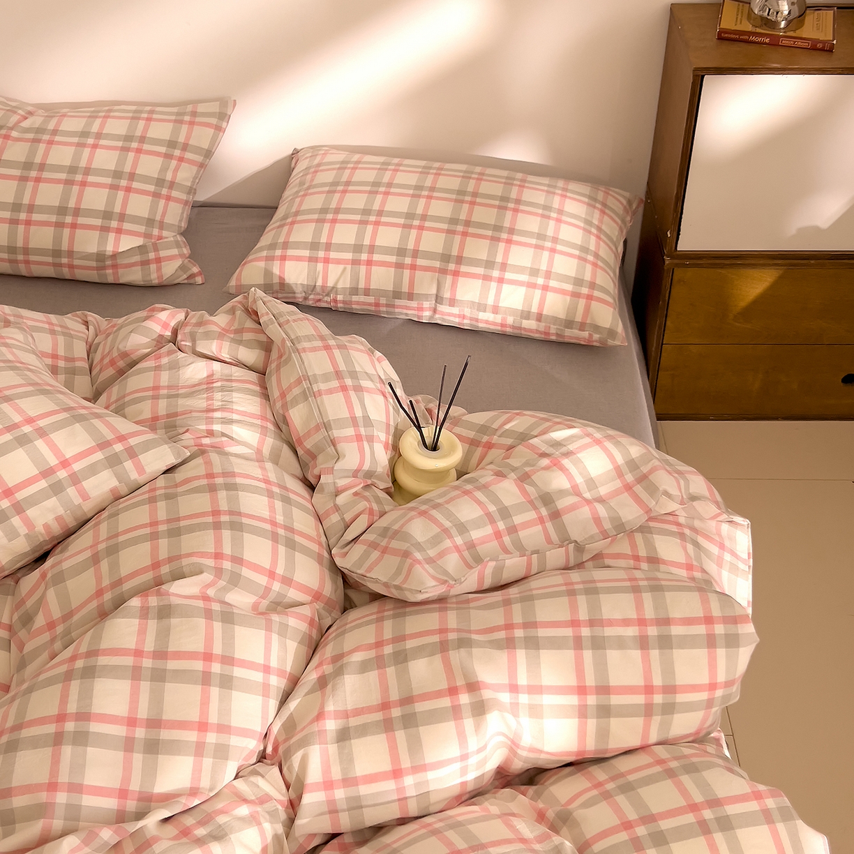 91家纺网 家纺一手货源 找家纺 DoDo 兜兜 2026新款全棉纯棉A类条格水洗棉四件套-可定做尺寸 禾里-灰粉