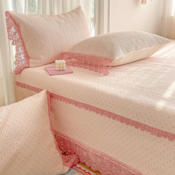 91家纺网 家纺一手货源 找家纺 栩裕纺织 2026新款全棉双层纱棉花边榻榻米炕盖款 波点粉