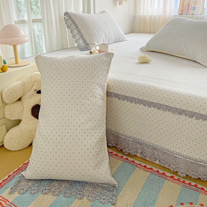 91家纺网 家纺一手货源 找家纺 栩裕纺织 2026新款全棉双层纱棉花边榻榻米炕盖款 波点灰