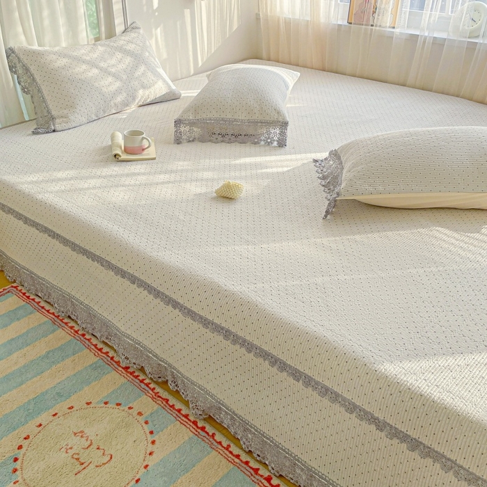 91家纺网 家纺一手货源 找家纺 栩裕纺织 2026新款全棉双层纱棉花边榻榻米炕盖款 波点灰