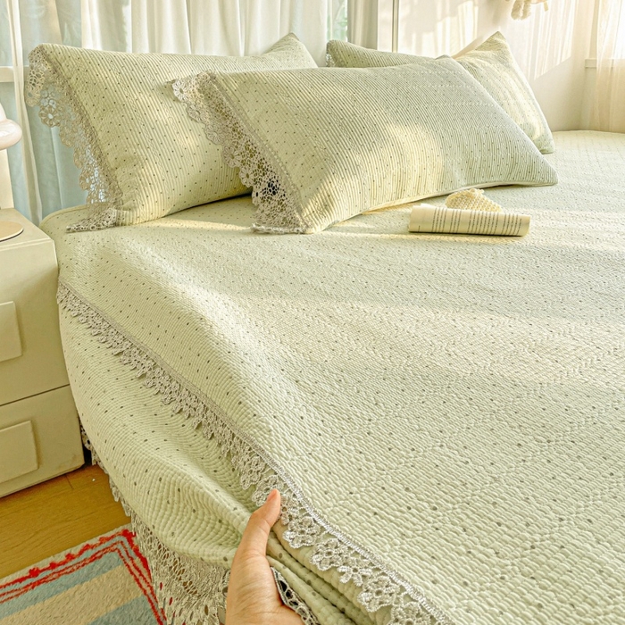 91家纺网 家纺一手货源 找家纺 栩裕纺织 2026新款全棉双层纱棉花边榻榻米炕盖款 波点绿